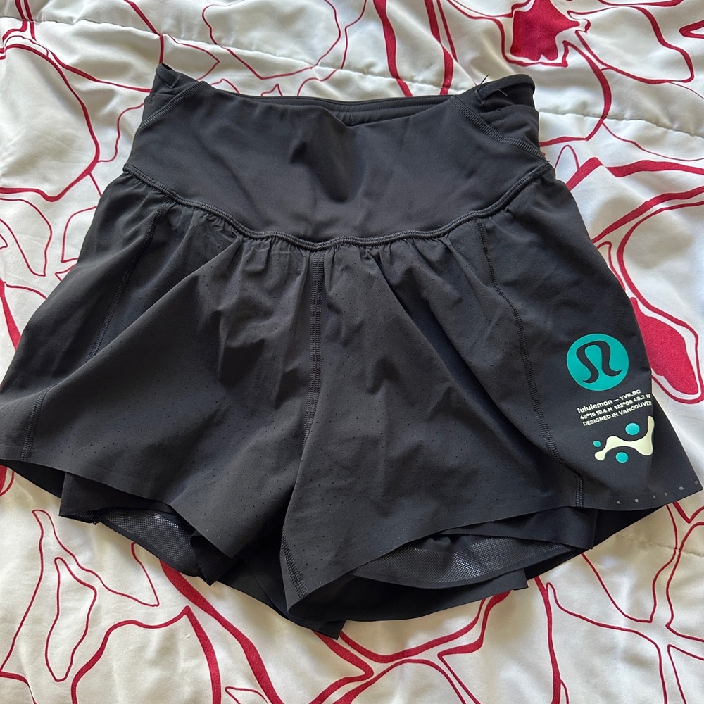 Lululemon road to trail shorts size 4